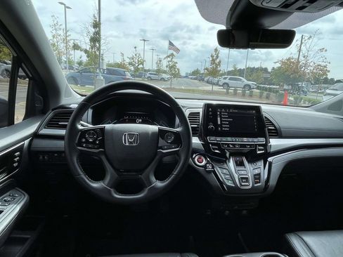 Used 2024 Honda Odyssey Touring image 16