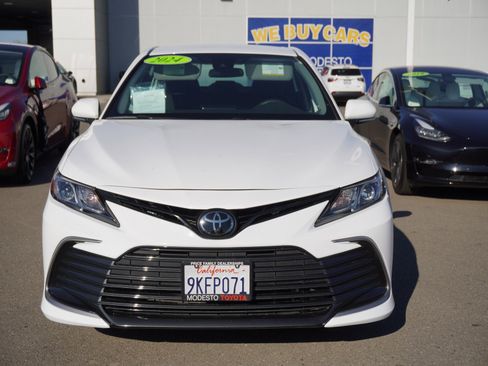 Used 2024 Toyota Camry LE image 6