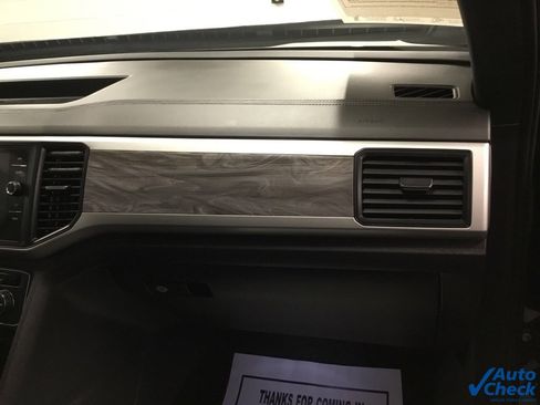 Used 2021 Volkswagen Atlas Cross Sport SE image 40