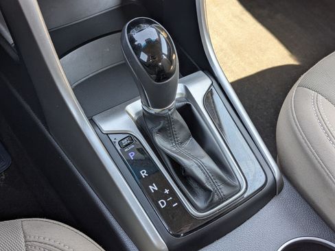 Used 2015 Hyundai Elantra GT FWD image 20