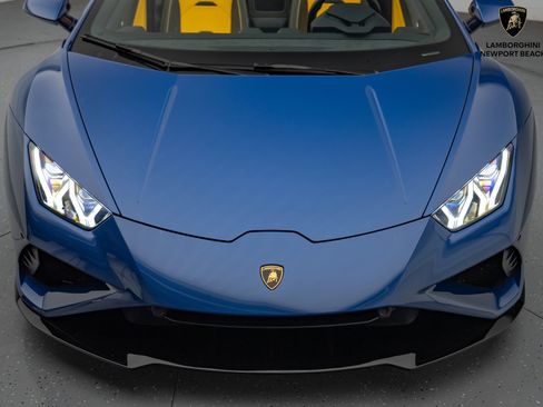 Used 2023 Lamborghini Huracan EVO image 8