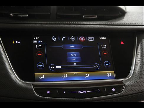 Used 2019 Cadillac XT5 Luxury w/ LPO, Black Ice Package AWD/4WD image 13