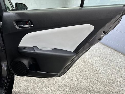 Used 2019 Toyota Prius XLE w/ Protection Package #3 AWD/4WD image 16