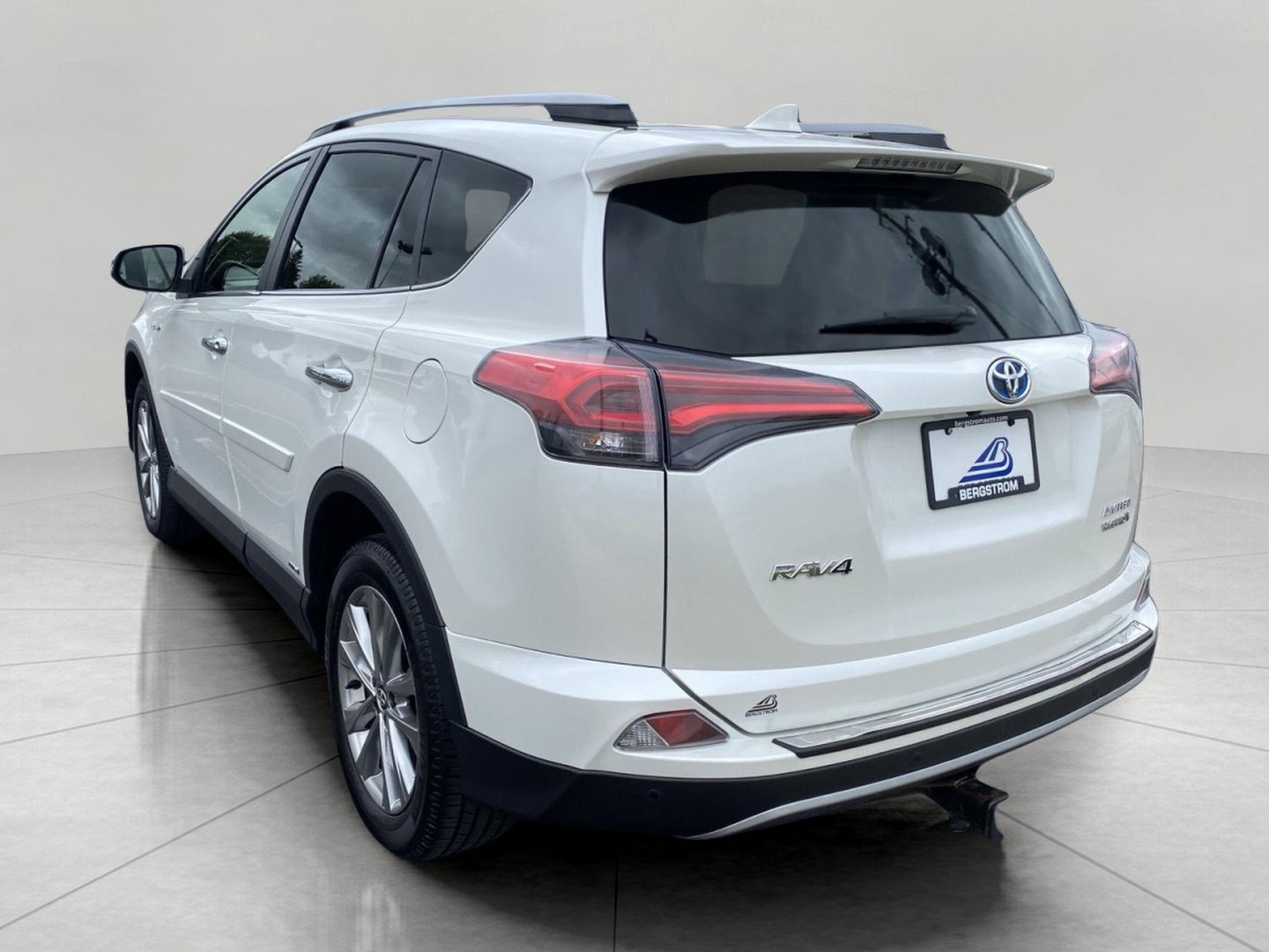 Used 2017 Toyota RAV4 Limited w/ All Weather Liner Package AWD/4WD image 9