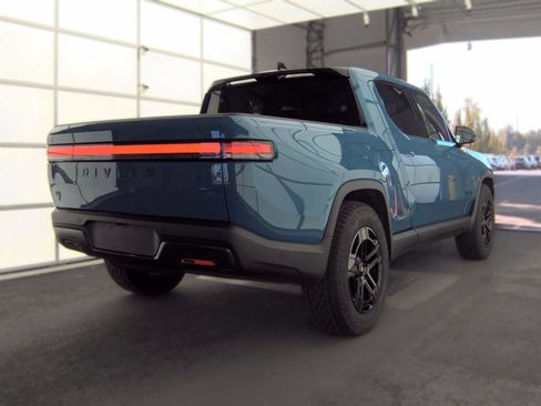 Used 2025 Rivian R1T Adventure Dual AWD/4WD image 5