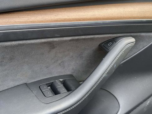 Used 2021 Tesla Model 3 Standard Range Plus image 14