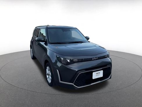 Used 2025 Kia Soul LX w/ LX Technology Package image 3