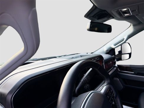 Used 2024 Ford F250 Lariat w/ Lariat Ultimate Package image 9