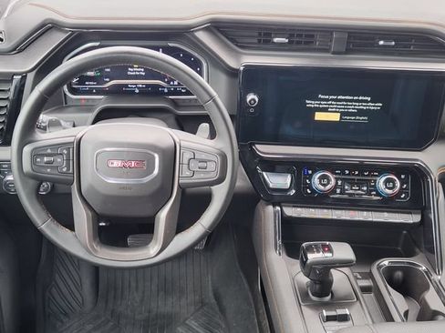 Used 2024 GMC Sierra 1500 AT4 w/ Technology Package AWD/4WD image 24