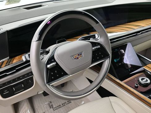 Certified 2025 Cadillac Escalade ESV Sport Platinum AWD/4WD image 7