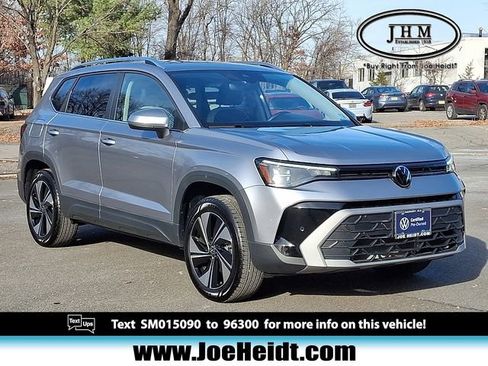 Certified 2025 Volkswagen Taos SE w/ Panoramic Sunroof Package image 1