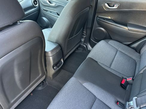 Used 2023 Hyundai Kona SE image 12