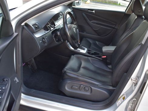 Used 2009 Volkswagen Passat Komfort image 16