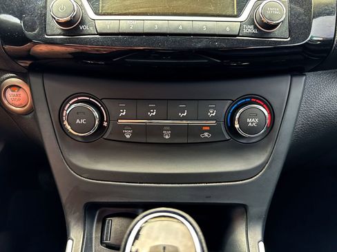 Used 2016 Nissan Sentra SV FWD image 18