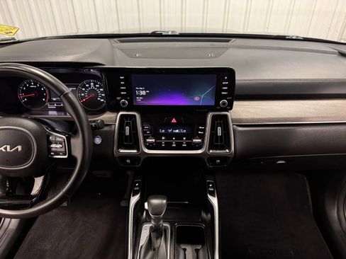 Used 2023 Kia Sorento S w/ Panoramic Sunroof Package AWD/4WD image 29