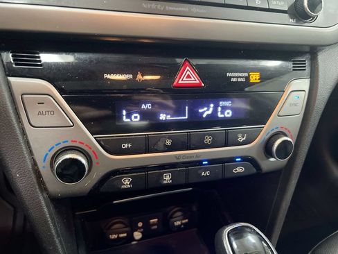 Used 2017 Hyundai Elantra Limited w/ Limited Tech Package 04 FWD image 17
