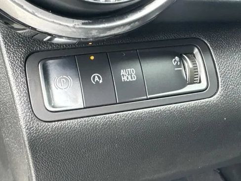 Used 2025 Chevrolet Equinox LT FWD image 30