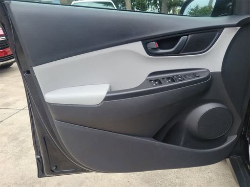 Used 2023 Hyundai Kona SEL image 17