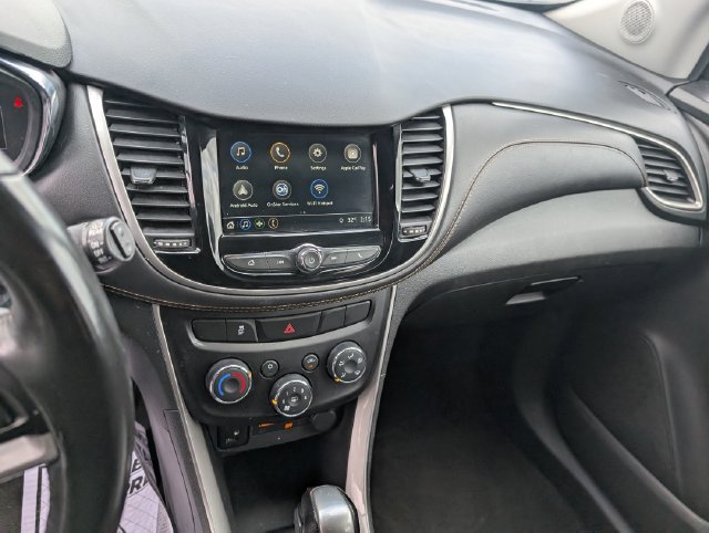 Used 2019 Chevrolet Trax LT w/ LT Convenience Package FWD image 20