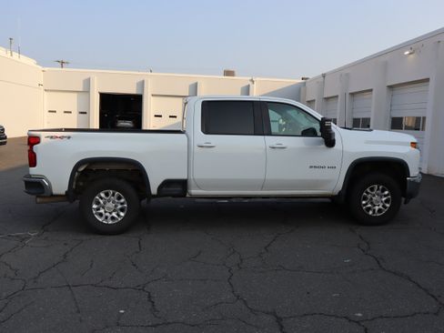 Used 2021 Chevrolet Silverado 2500 LT w/ Fleet Comfort Package AWD/4WD image 11