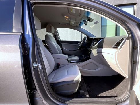 Used 2017 Hyundai Tucson SE image 16