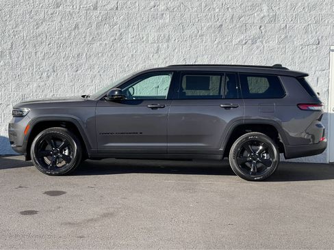 New 2025 Jeep Grand Cherokee L Altitude image 2