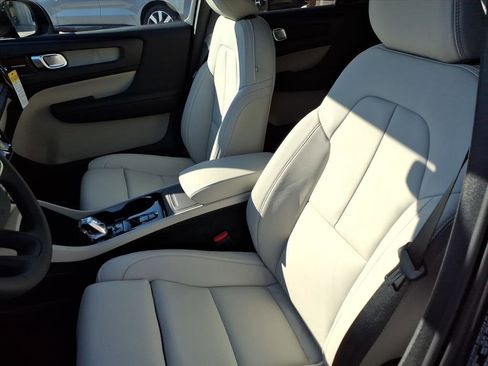 New 2026 Volvo XC40 B5 Ultra w/ Protection Package Premier image 16