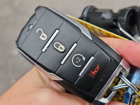 Used 2024 RAM 1500 Laramie image 38