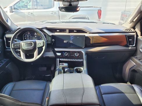 Used 2024 GMC Sierra 1500 Denali w/ Technology Package AWD/4WD image 12
