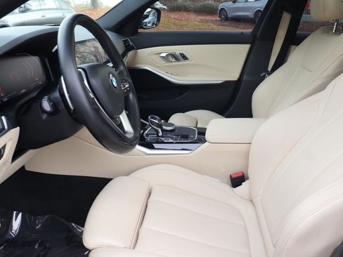 Used 2019 BMW 330i Sedan w/ Premium Package image 11