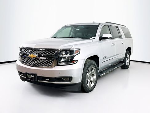 Used 2016 Chevrolet Suburban LT w/ LT Signature Package image 3