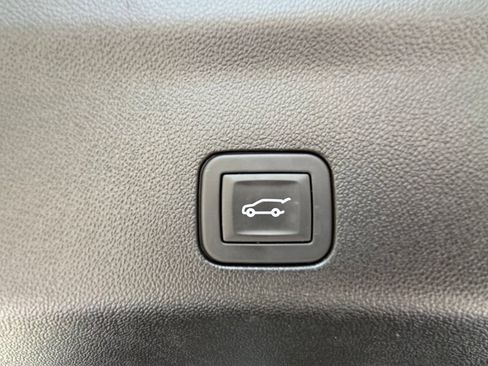 Used 2025 Chevrolet Tahoe Z71 w/ Z71 Off-Road Package AWD/4WD image 42
