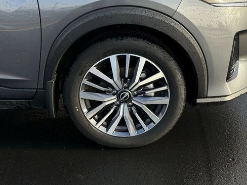 Used 2024 Nissan Kicks SV image 10