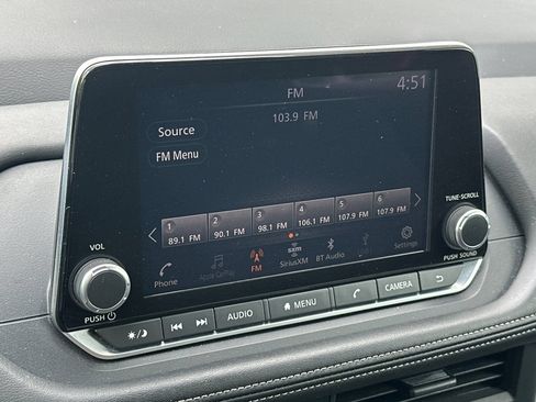 Used 2024 Nissan Rogue S AWD/4WD image 18