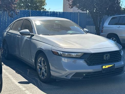 Used 2025 Honda Accord EX-L image 2