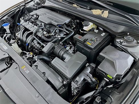Used 2026 Hyundai Elantra Sport image 17