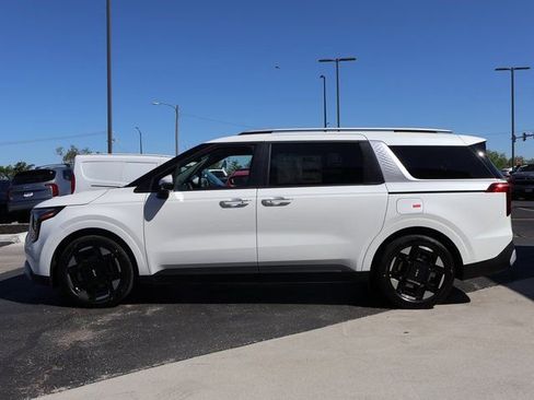 New 2026 Kia Carnival EX FWD image 2