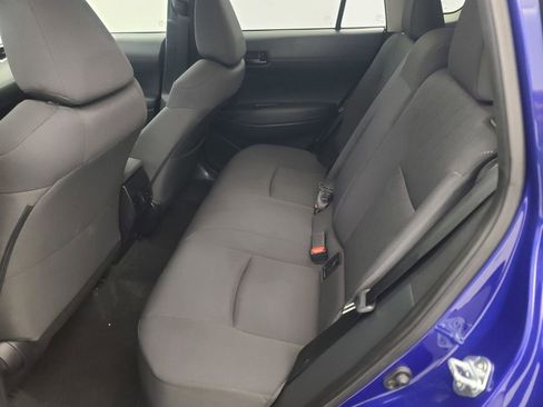 Used 2025 Toyota Corolla Cross LE image 19