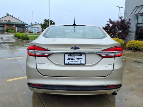 Used 2018 Ford Fusion SE w/ Fusion SE Technology Package FWD image 24