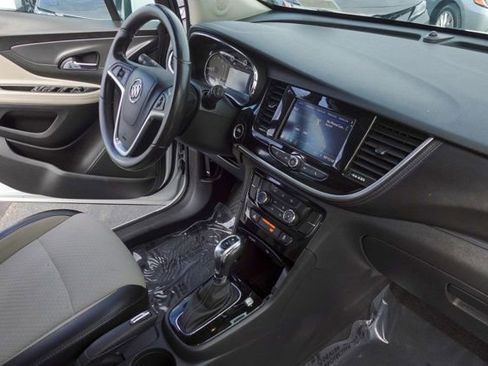 Used 2021 Buick Encore Preferred image 14