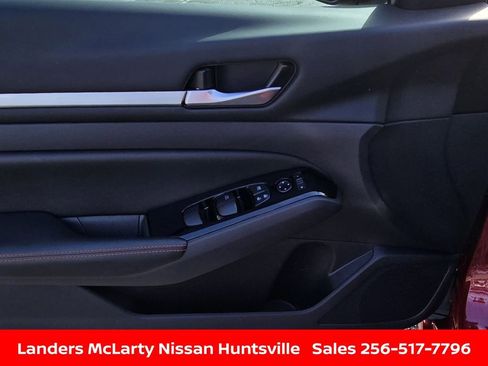 Used 2025 Nissan Altima 2.5 SR image 20
