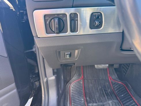 Used 2002 Ford Thunderbird RWD image 12