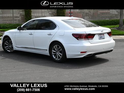 Used 2015 Lexus LS 460 w/ Comfort Package RWD image 4