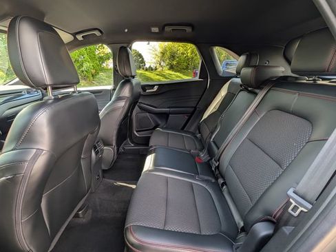 Used 2024 Ford Escape ST-Line w/ Tech Pack #1 AWD/4WD image 31