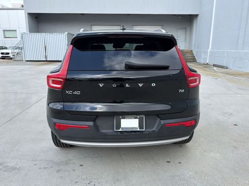 Used 2020 Volvo XC40 T4 Momentum FWD image 10