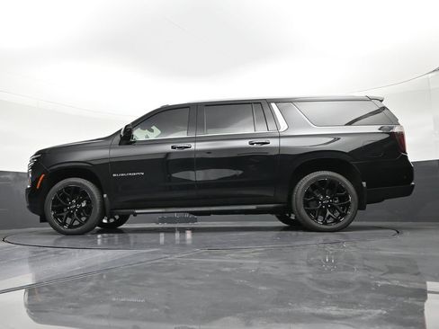 Used 2025 Chevrolet Suburban LT RWD image 21