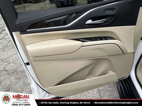 Used 2023 Cadillac Escalade ESV Premium Luxury AWD/4WD image 17