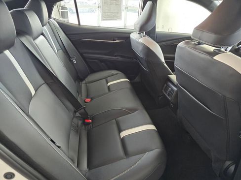 Used 2025 Toyota Camry SE image 88