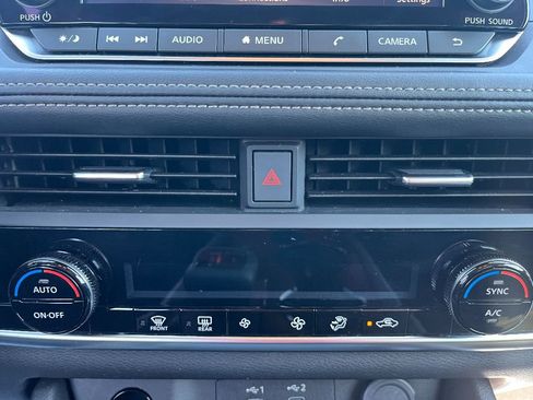 Used 2024 Nissan Rogue SV image 29