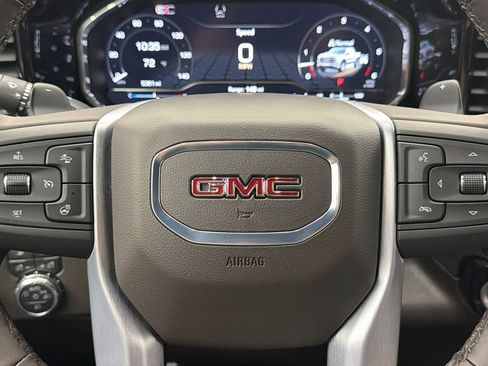 Used 2025 GMC Sierra 1500 SLT AWD/4WD image 27